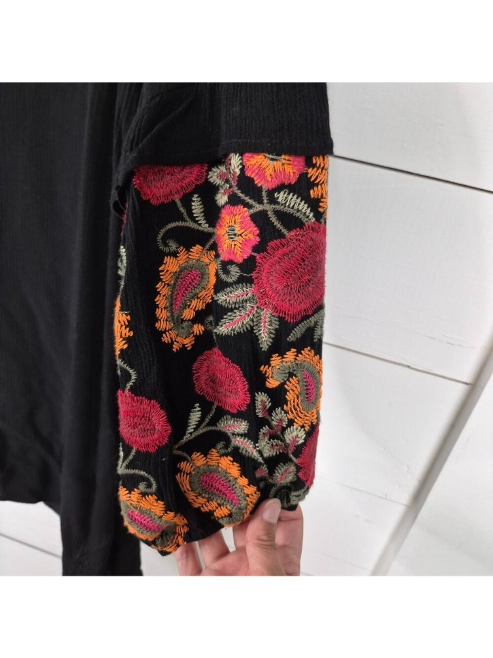 Entro Women's Black Boho Dress With Embroidered Floral Sleeves - Picture 2 of 8